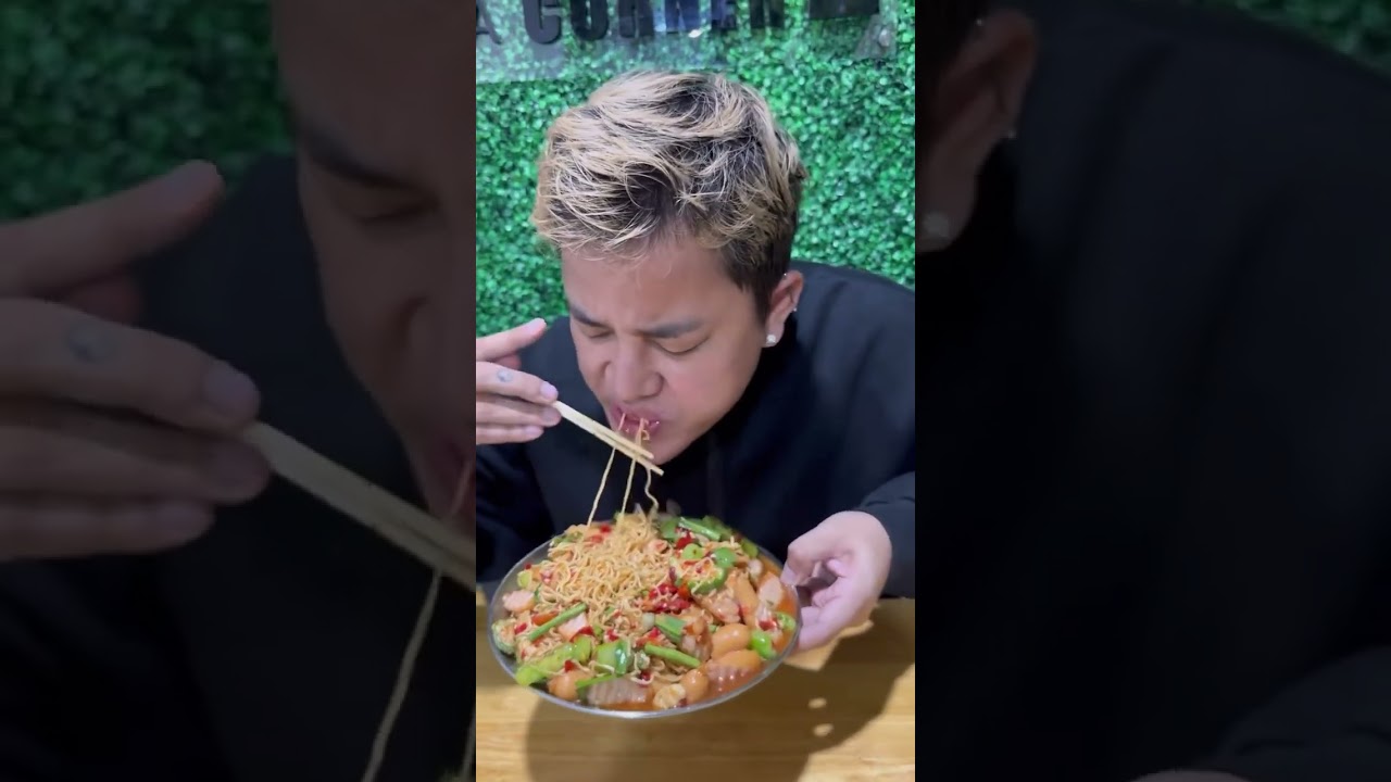 Super spicy papaya salad #mukbang #thaifood #streetfood #reviewfoods #food #khmerfood #khmermukbang