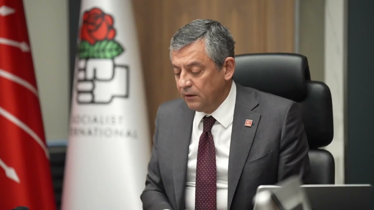CHP Lideri Özgür Özel'den Sosyalist Enternasyonal'da İspanya Başbakanı Pedro Sanchez'e övgü