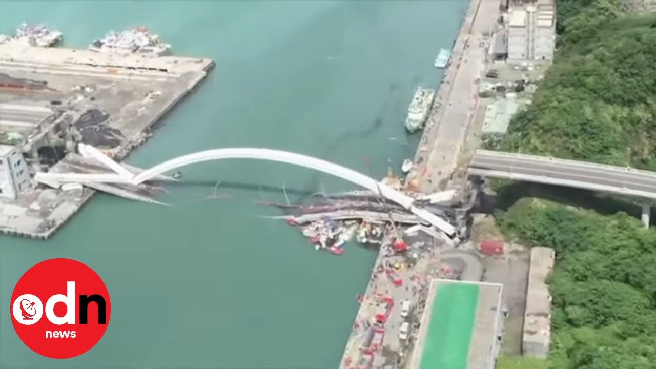 Shocking Bridge Collapse in Taiwan Caught on Camera