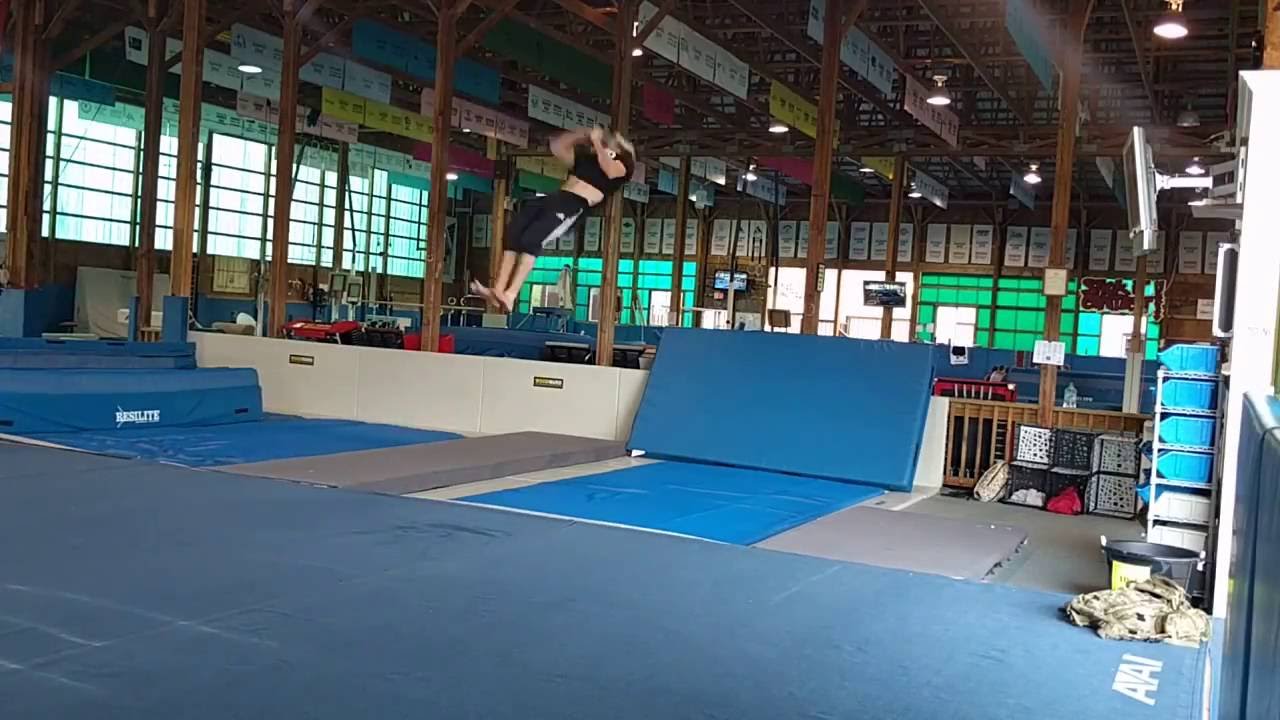 1.5 twisting double Arabian. Double Arabian rudi out.