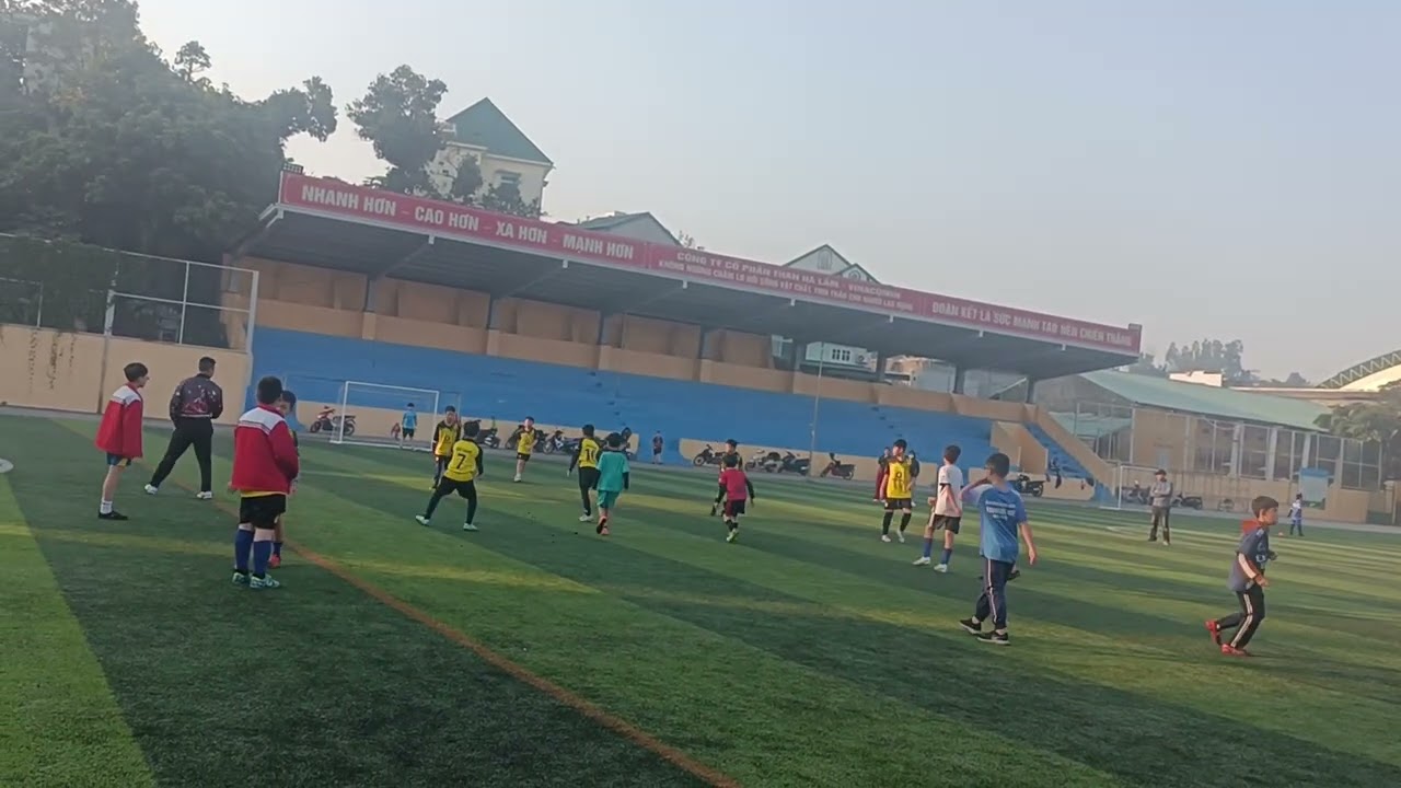 Giao lưu bóng đá 5A3-5A8 (Hà Trung cũ) Tiểu học Hà Lầm (Hiệp 1)
