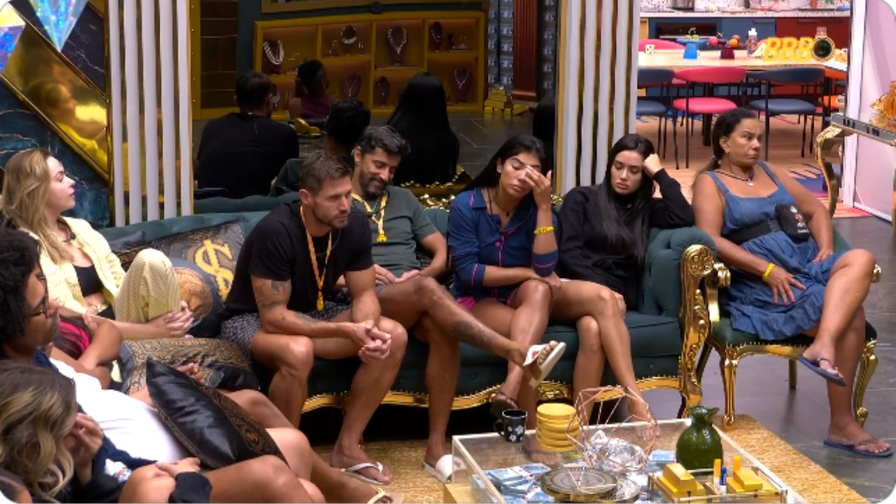 B 26: DENÚNCIA GRAVE! TADEU REUNE TODOS NA SALA E CÂMERA VAZA A ANA PAULA....ISTO A GLOBO NÃO MOSTRA