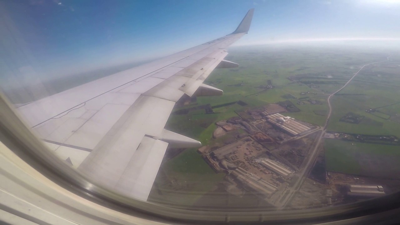 Landing in Casablanca and taxiing to the gates: Boeing 737 Royal Air Maroc