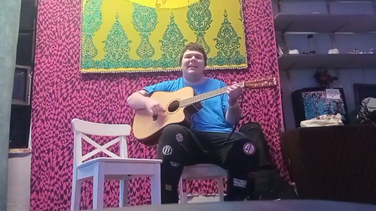Кеша Либераха - Ружовыя Акуляры (cover Ляпис Трубецкой) [27.04.2023, Queer Cafe]