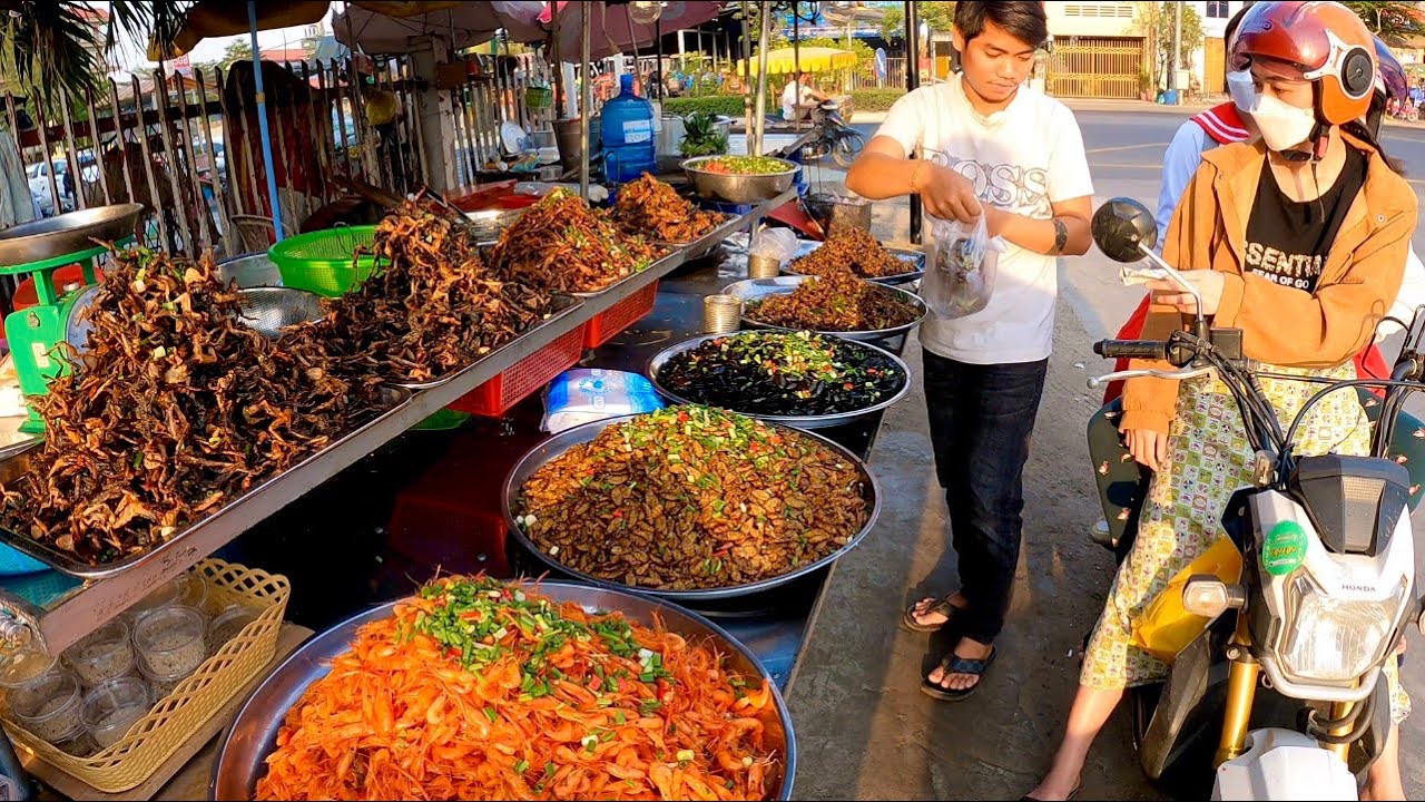 Best Cambodian street food, Yummy exotic foods & Fried Noodles in Phnom Penh 2023