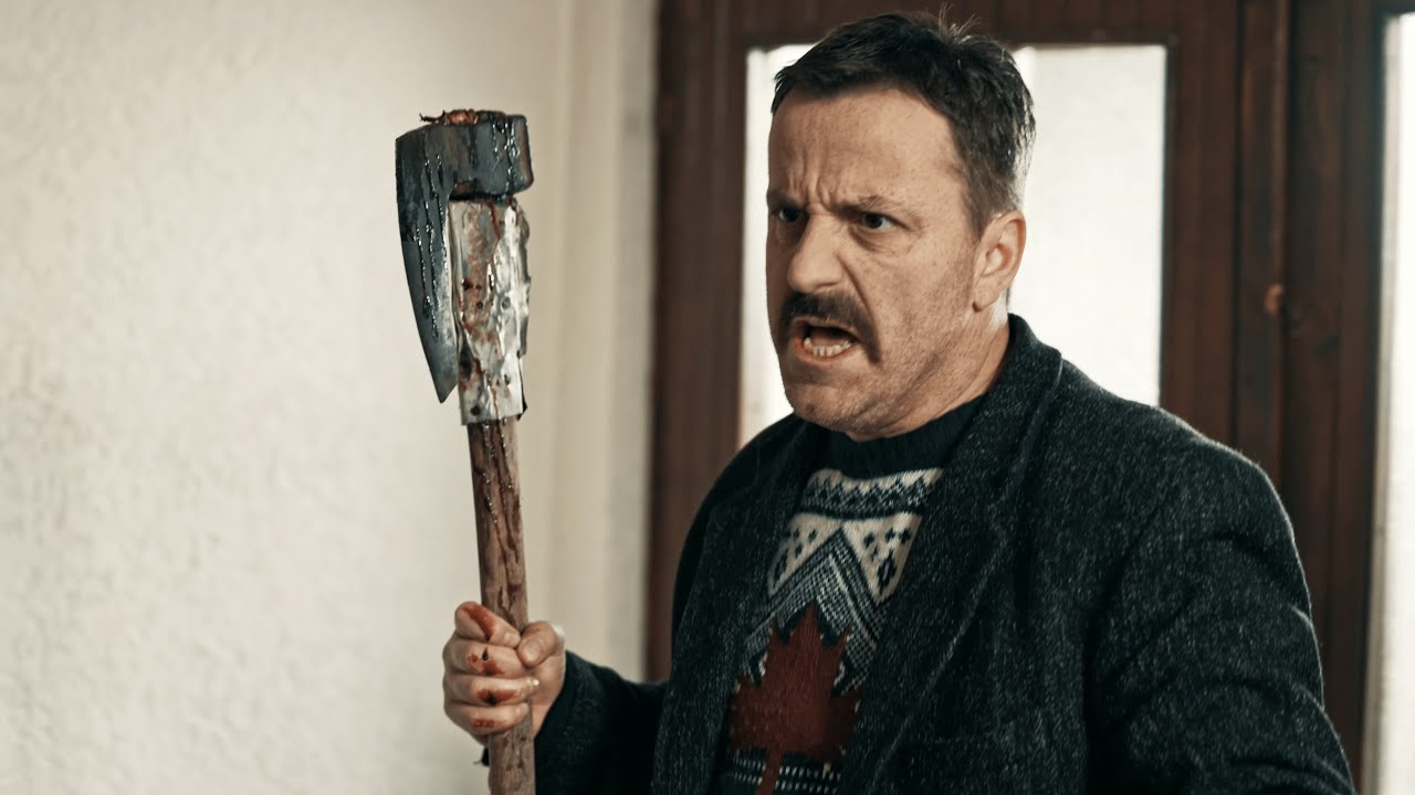 Burri zë gruan duke e TRADHTUAR në shtëpinë e tyre.