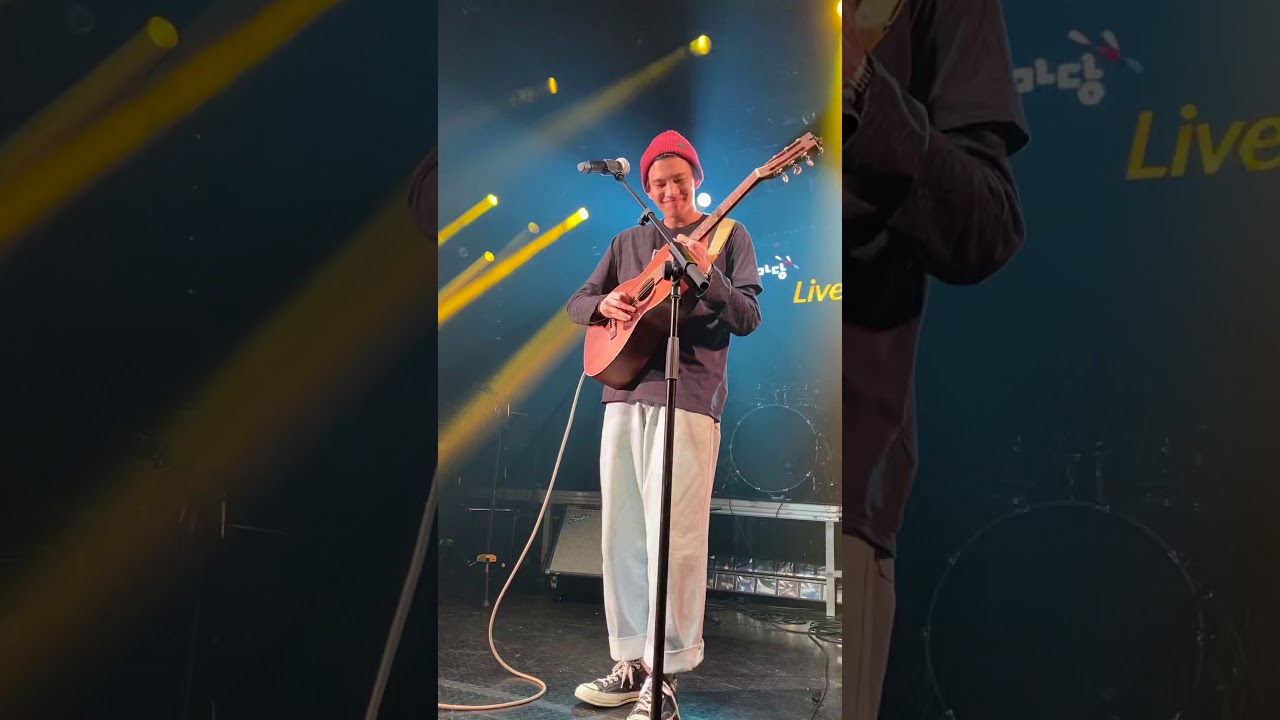 191129 ASIAN POP STAGE Phum Viphurit - Adore (solo Live in Korea)