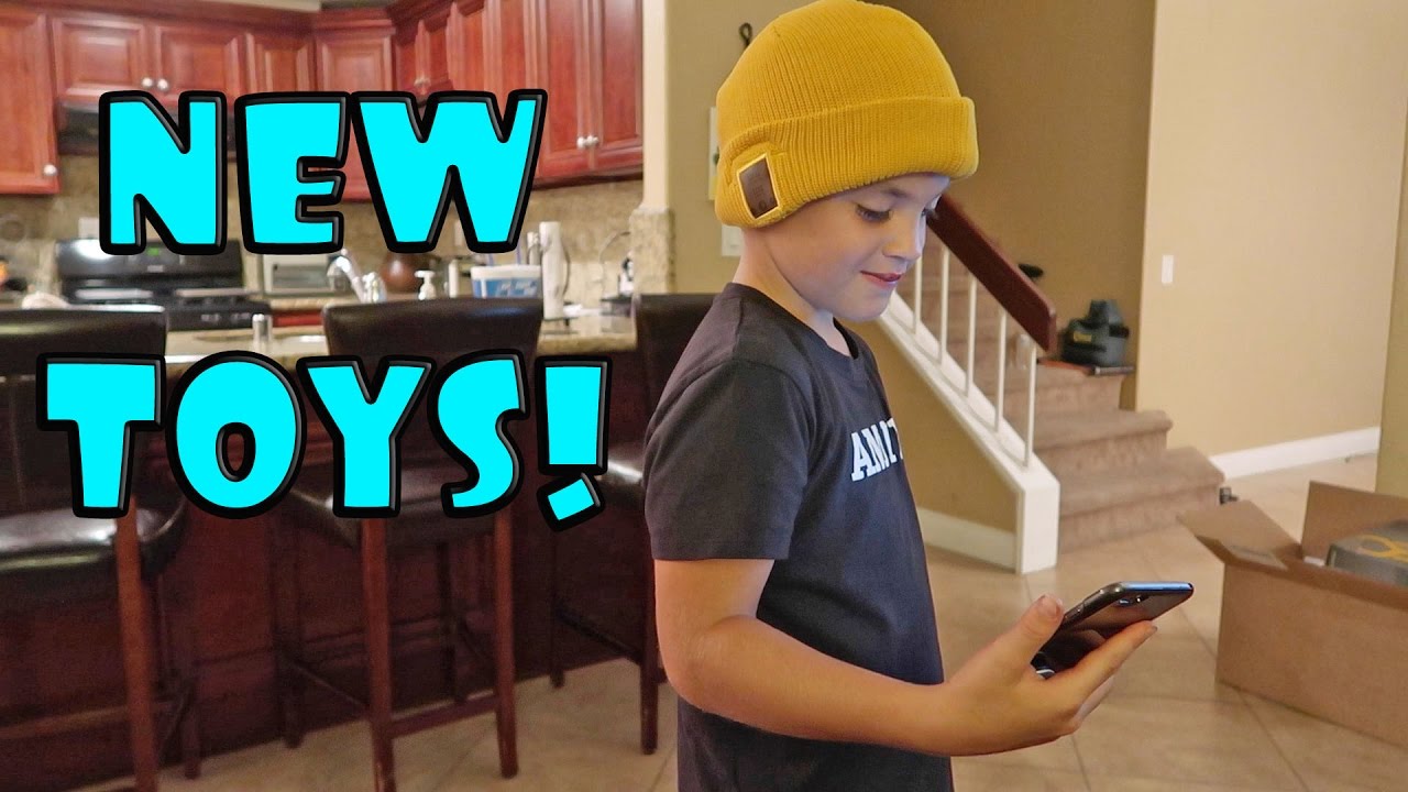BLUETOOTH BEANIES, FAN MAIL, & FACEPLANTS!