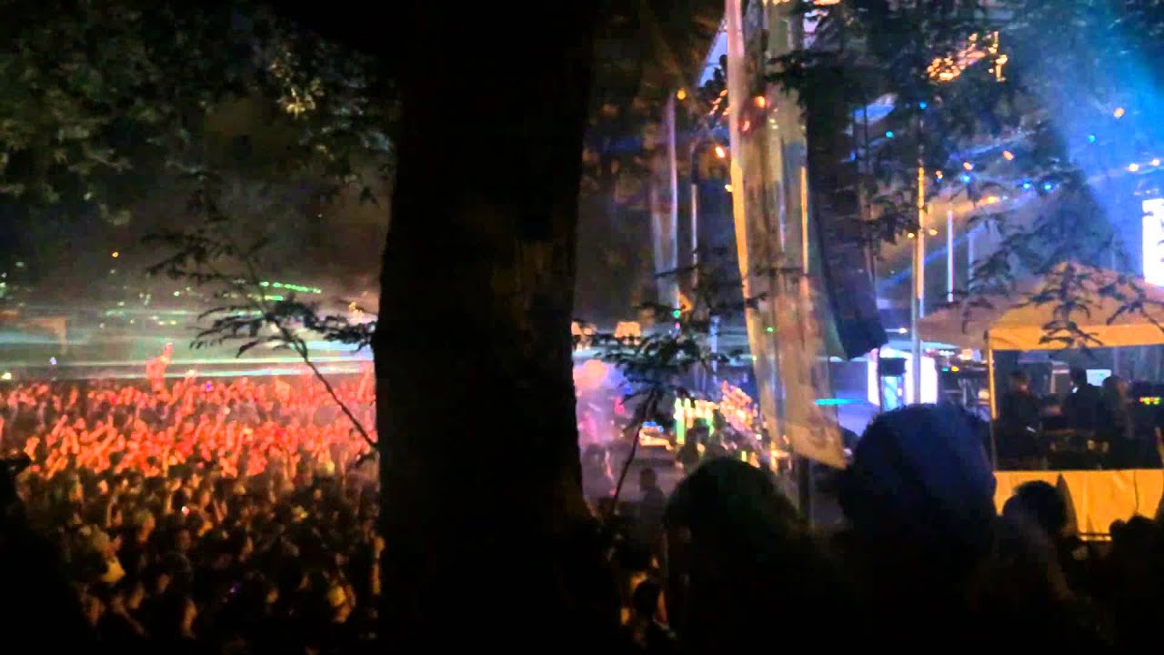 North Coast Music Festival-  Showtek ft. We Are Loud & Sonny Wilson - Booyah-
