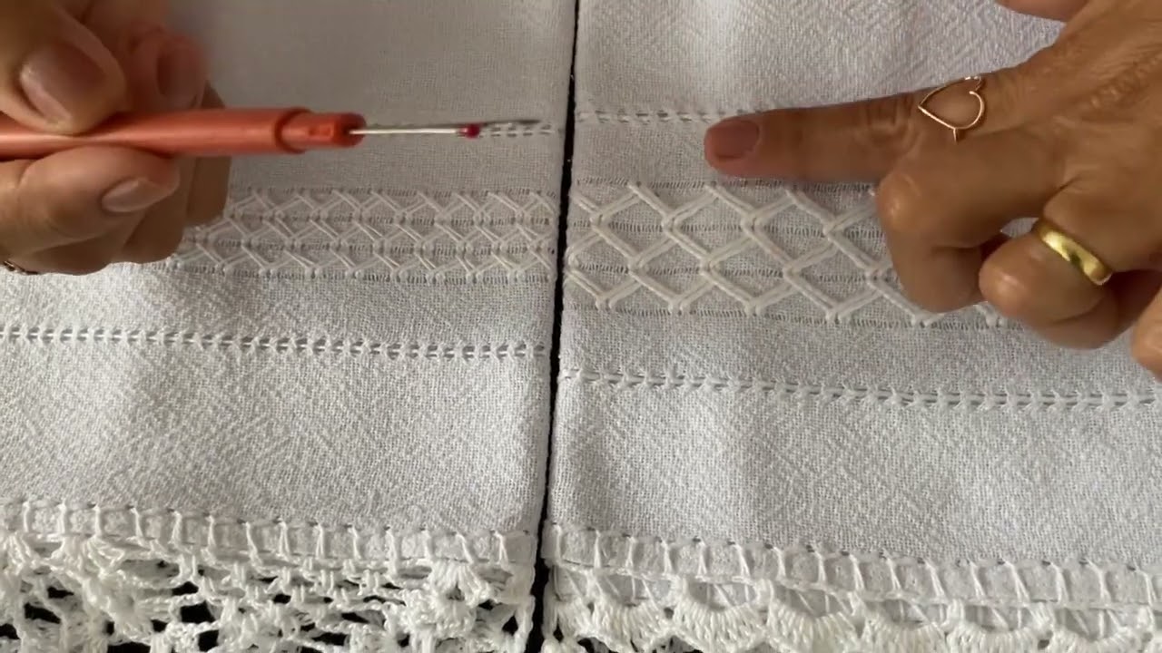 Dicas do arte de desfiar, como fazer 2 panos de pratos com o mesmo modelos em t&eacute;cnicas diferentes.