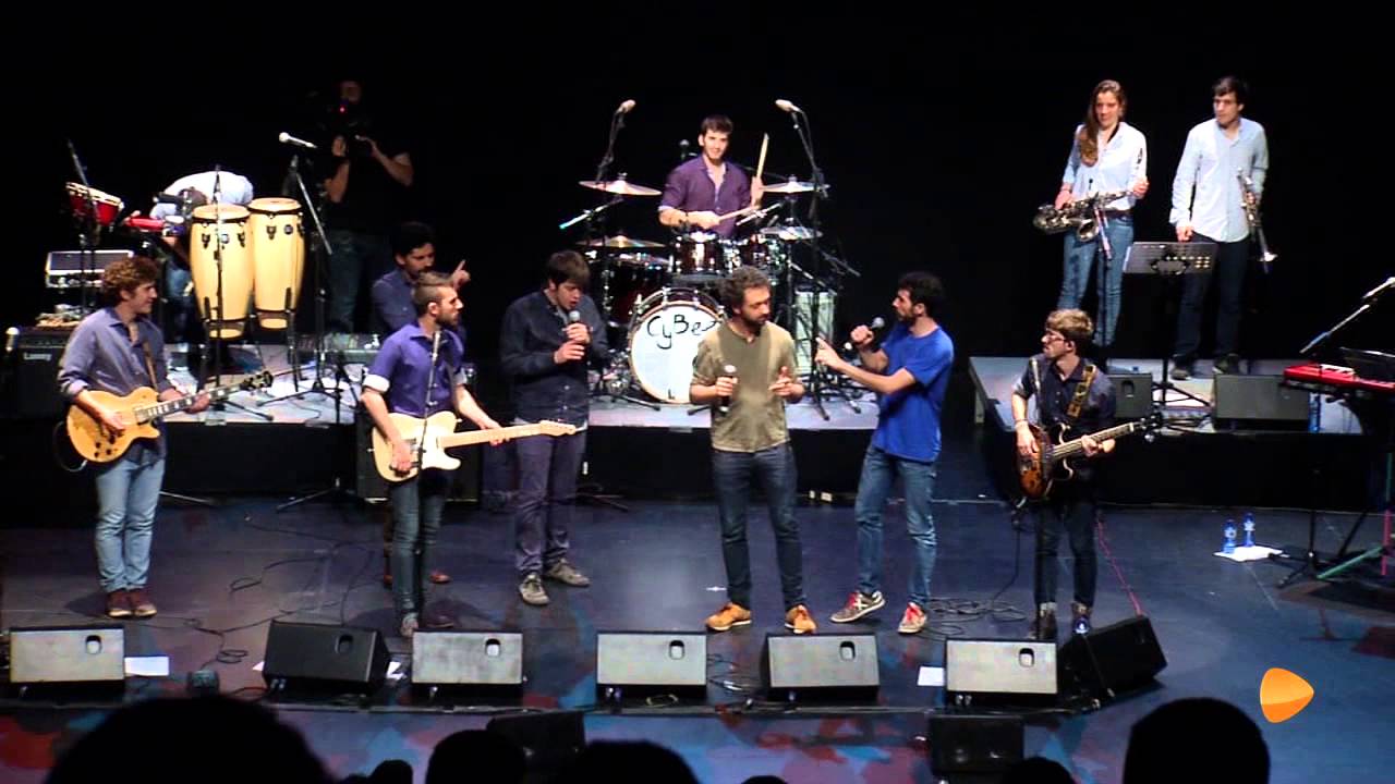 CyBee - 4 3 3 amb Els Amics de les Arts