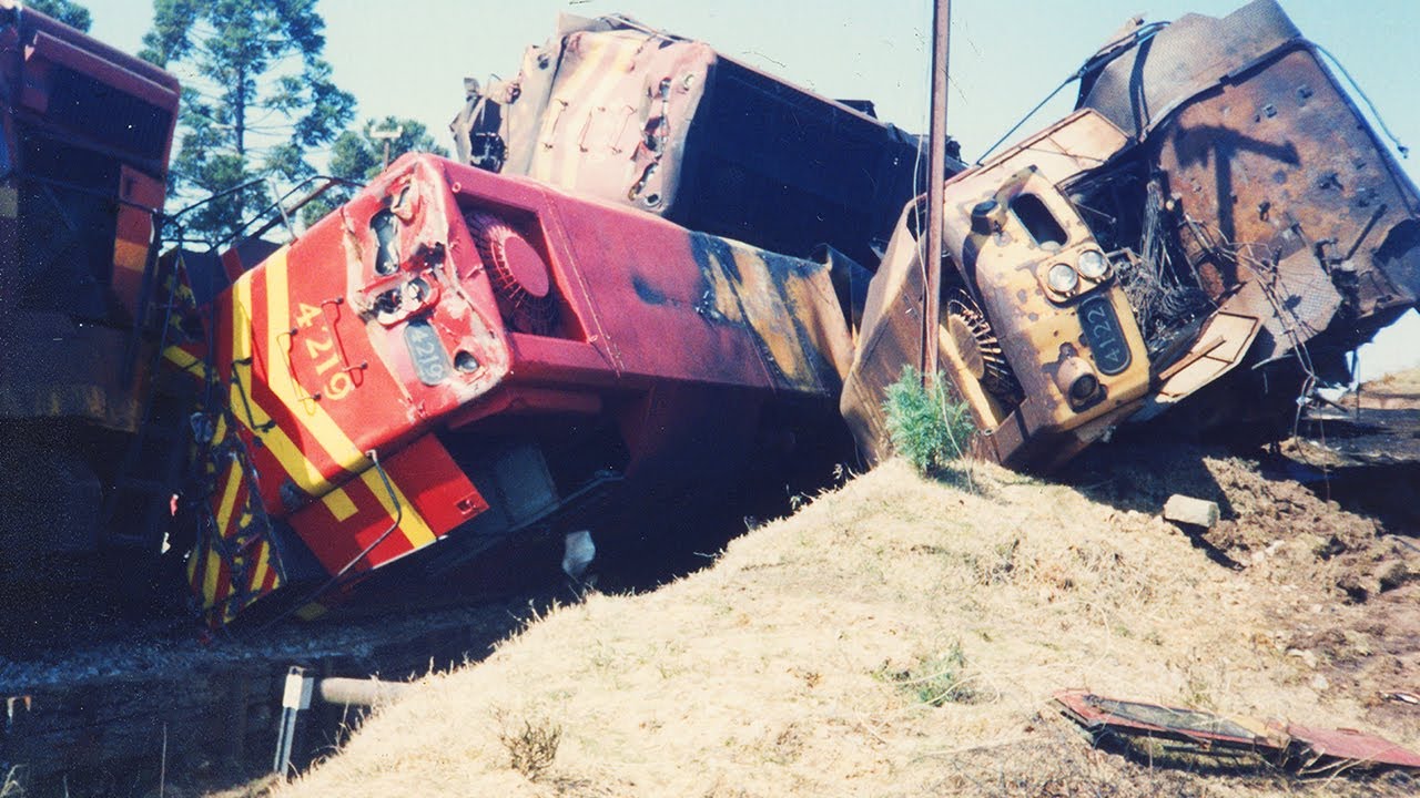 [Série Histórica] Acidente entre dois trens da RFFSA na Estação de Passo dos Pires em Agosto de 1993