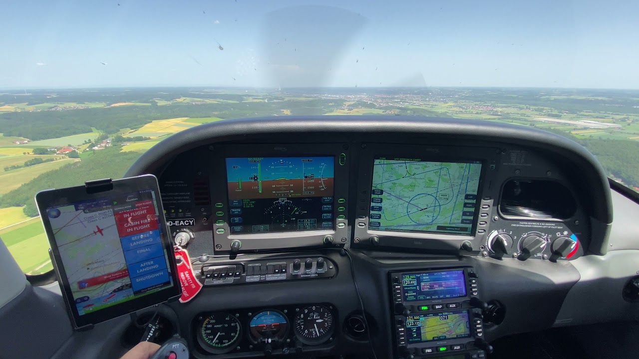 SR22: Approach and Landing EDML (Landshut) Runway 25