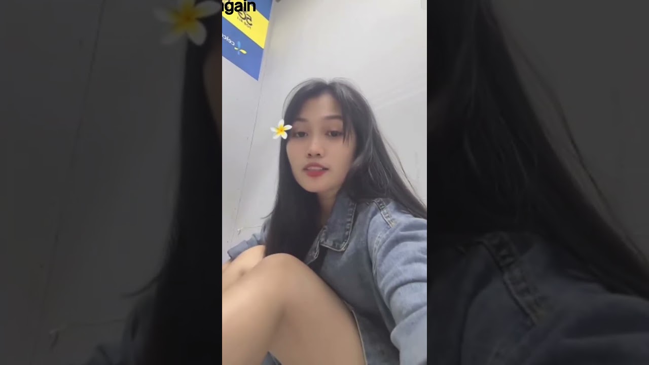Daily activity: part 3 si cantik ini lagi nelfon sama pacar ny guys