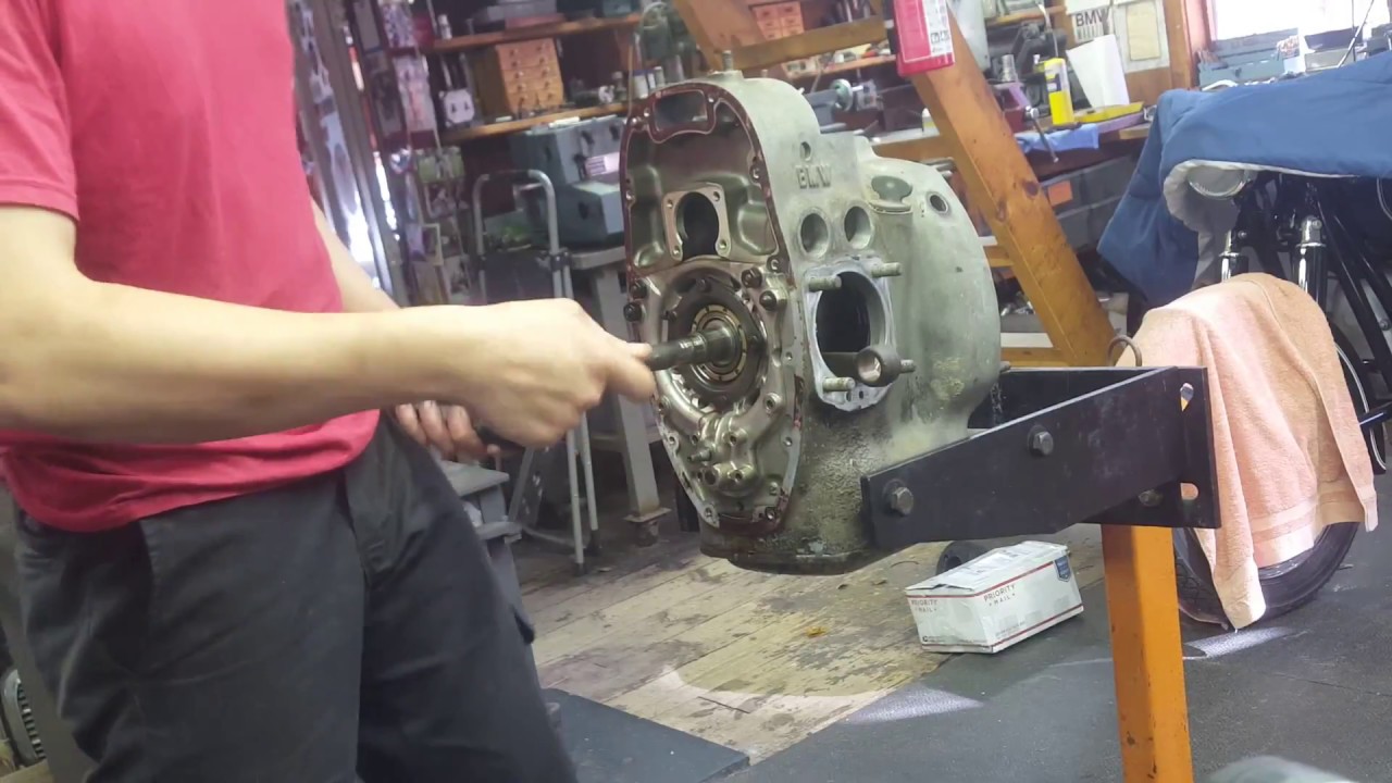 BMW R69US Motor Disassembly