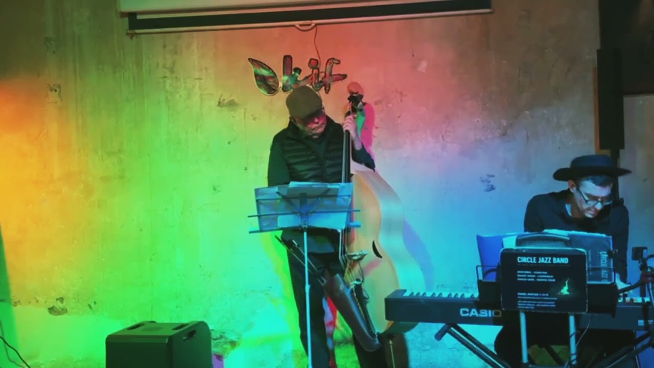 JUMP N' HIDE N' SEEK - CIRCLE JAZZ BAND
