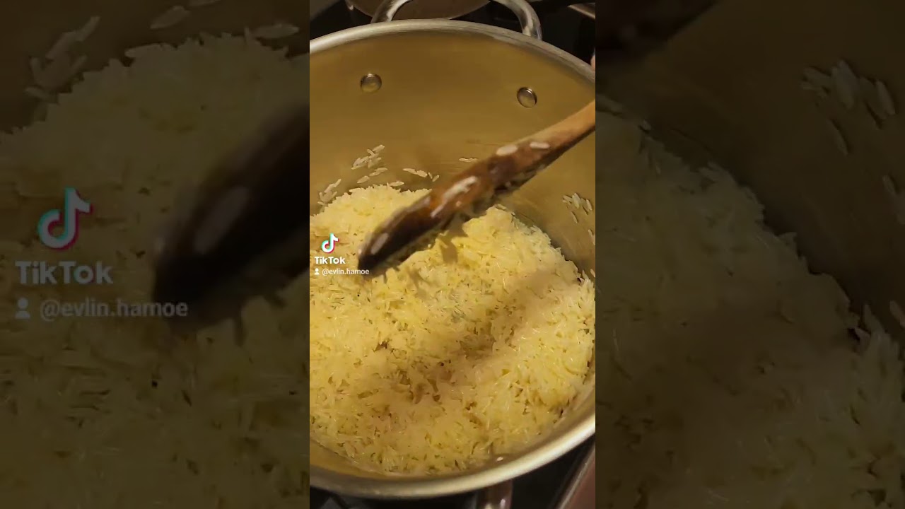 الاوزي اليوم غير 😋🔥رز مفلفل، لمح طري بذوب بالفم،ونكهة ولا أطيب 🩷🩷😋