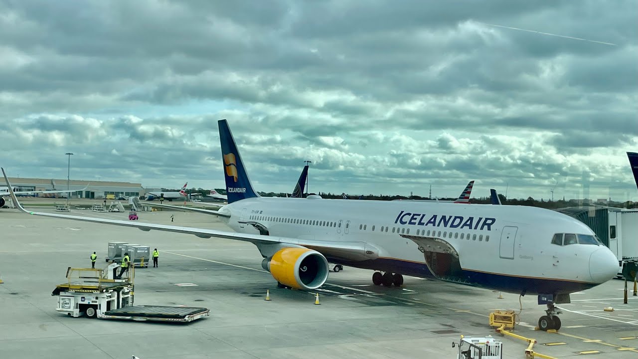Icelandair 767-300 Business Class || London Heathrow to Reykjavik (Keflavik)