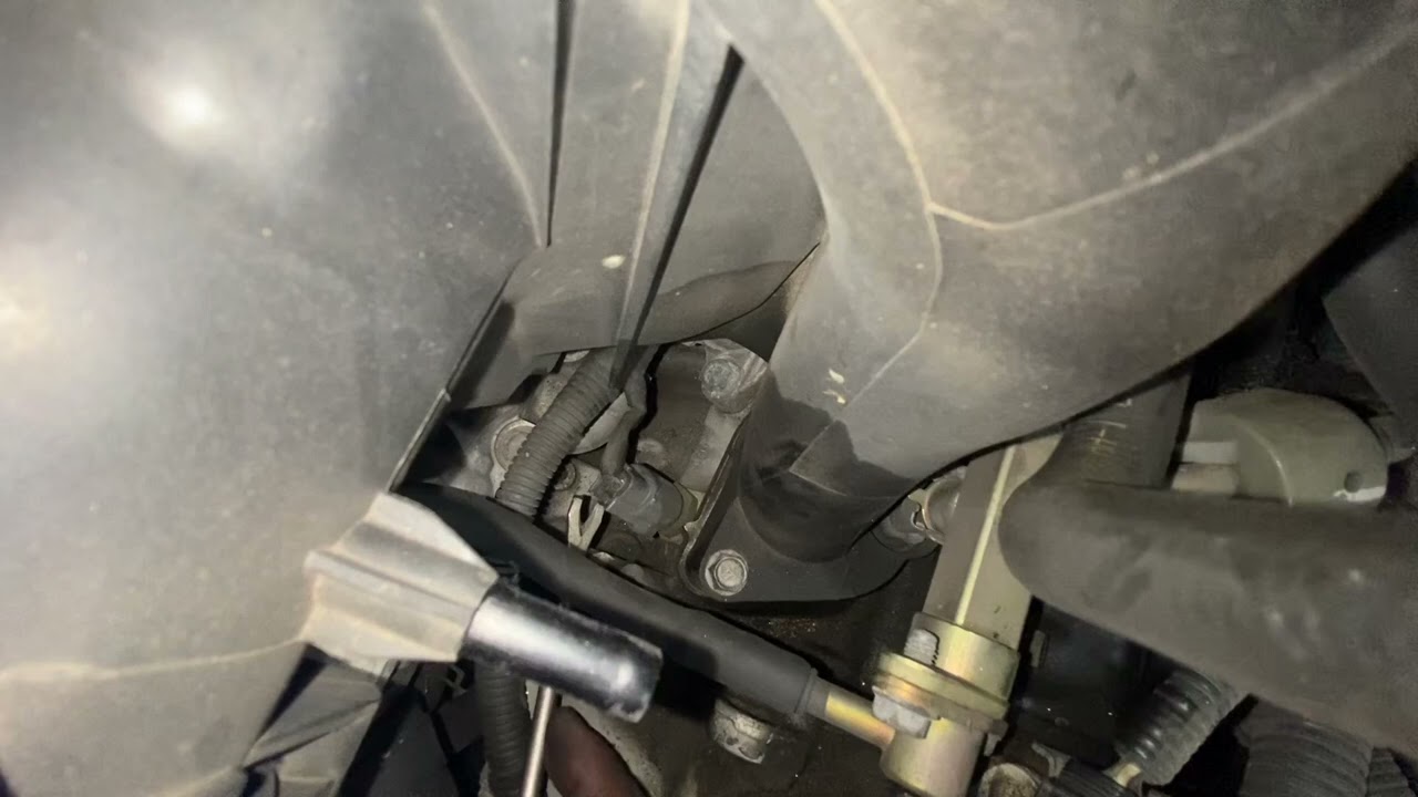 244.- 2005 NISSAN ARMADA PATHFINDER THERMOSTAT AND TEMPERATURE SENSOR REPLACEMENT  EDUCATIONAL PURPO