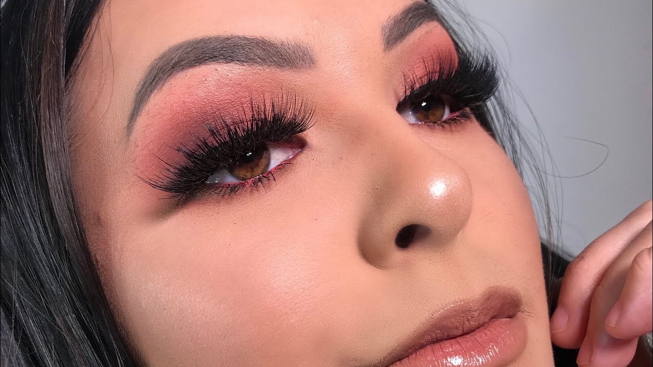 Esfumado diagonal usando paleta Realm Glitter