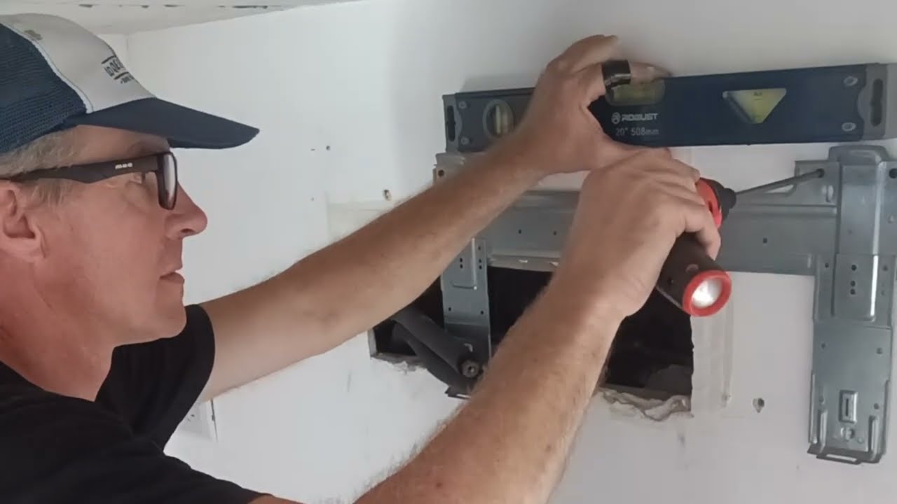 Instalación de aire acondicionado. Dos marcas combinadas.