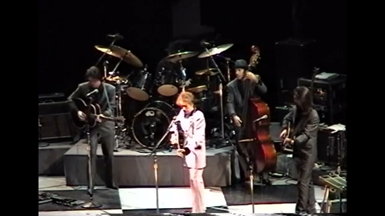 Bob Dylan — New York City. November 19, 2001. Full show with audio upgrade /broadcast