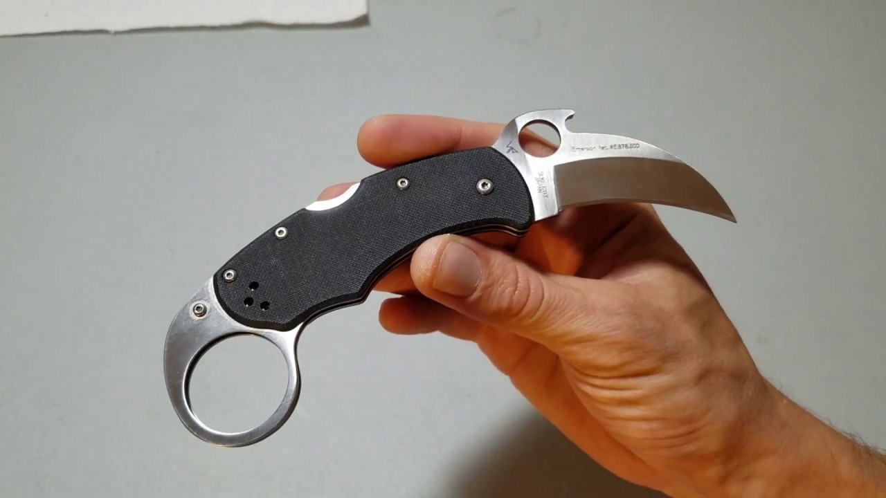 Thinking about the Spyderco karahawk