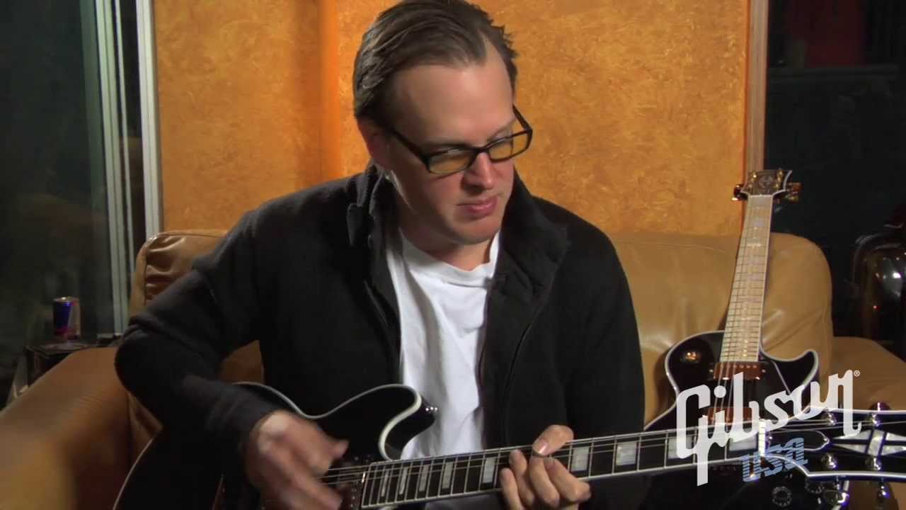 Joe Bonamassa with the Gibson Midtown Custom