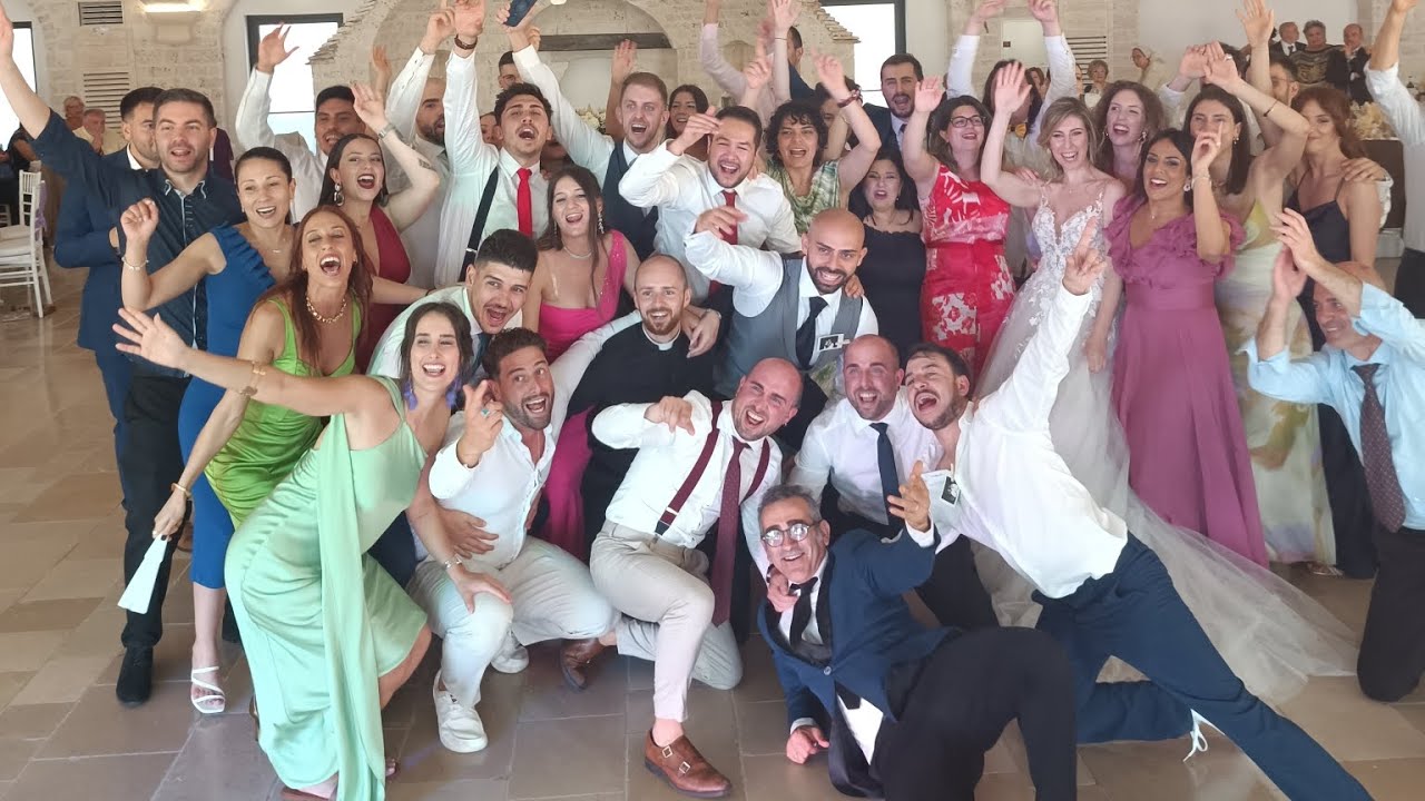 #matrimonio pazzo a #masseriabonelli con #lillostrillo balli e divertimento con invitati spagnoli