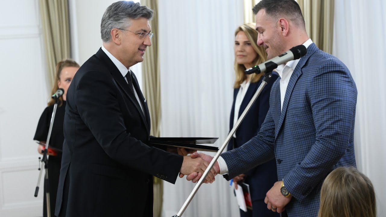 Predsjednik Vlade Plenković sa Stipom Miocicem (3.6.2025.)