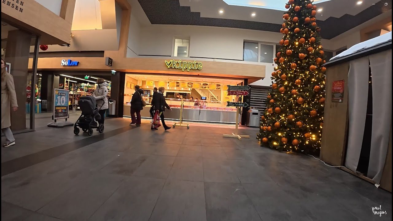 Bijna kerstmis. Stukje Helmond, 19 dec 2025