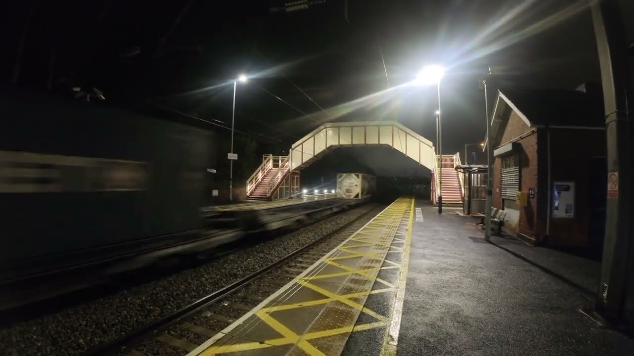 Class 66's DRS on a wet winter's night Daventry - Coatbridge & return & a chat with a new subscriber