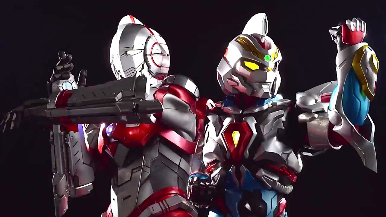 ULTRAMAN &times; SSSS.GRIDMAN PHOTO STORY PV (UCHUSEN 宇宙船  Vol. 176 写真撮影ストーリー)[LIVE-ACTION SUITS 実写スーツ]