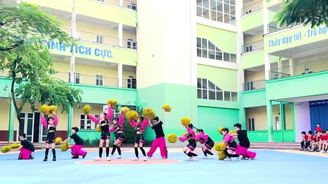 2c1 biểu diễn aerobic Lalala 25/11/2025