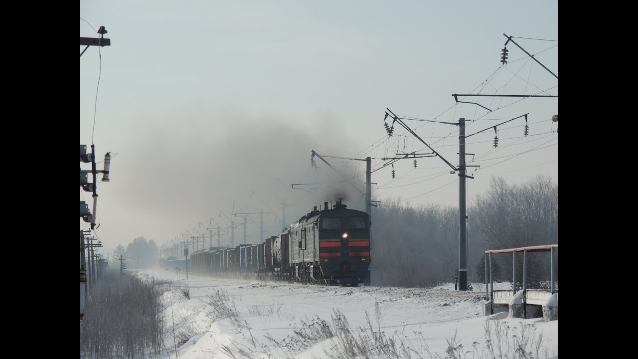 Тепловоз 4ТЭ10С-0008 с грузовым поездом