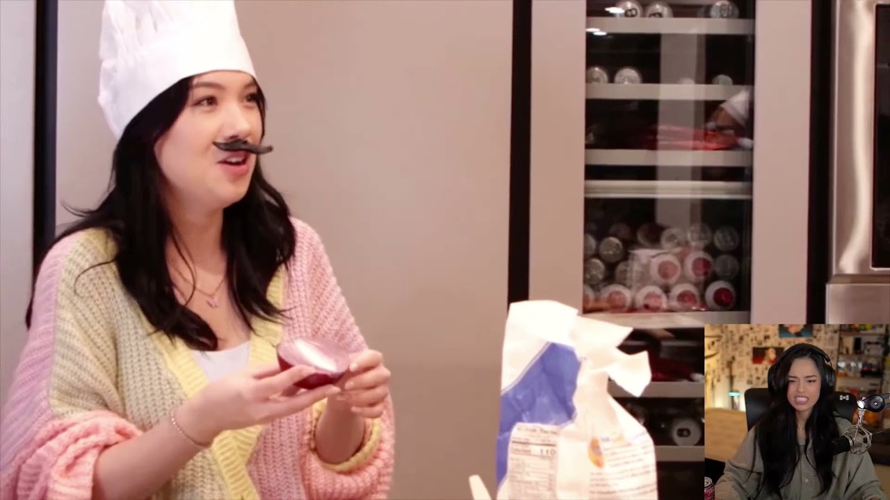 Valkyrae reacts to Offline TV and Friends “making an authentic pizza”