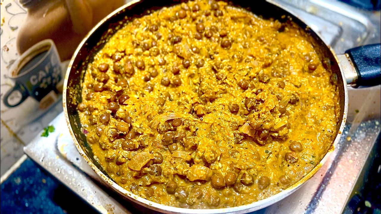 கடலை கறி குழம்பு Spicy Kala Chana Curry