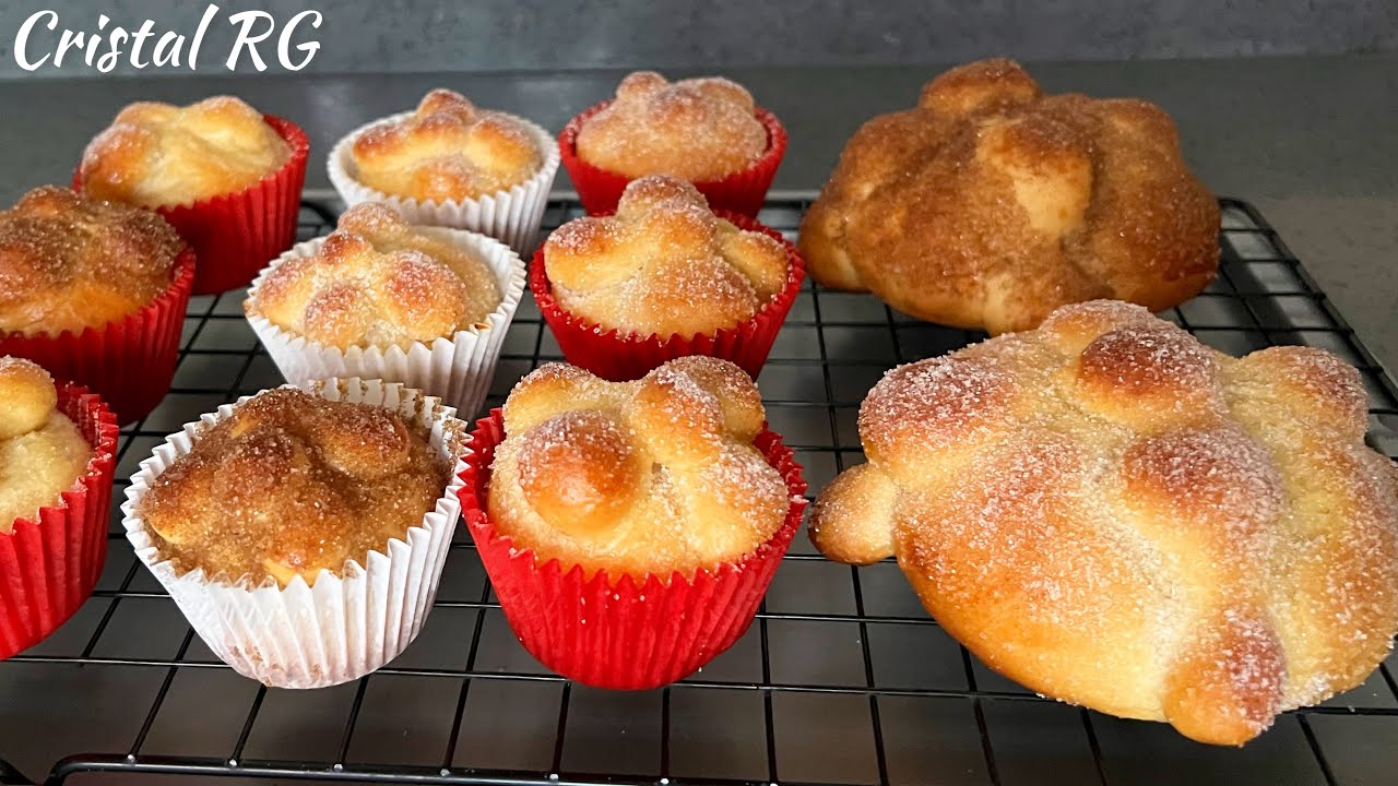 Cupcake y tradicional pan de muerto
