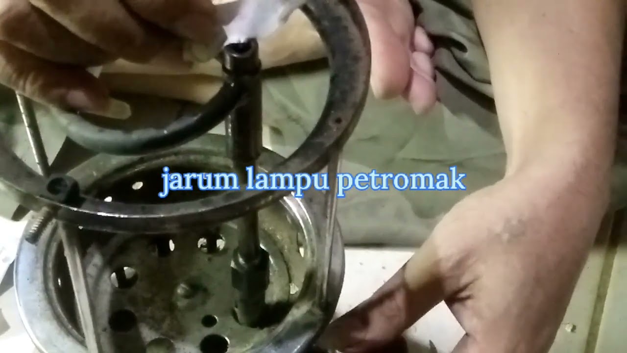 BONGKAR DAN PEMASANGAN LAMPU PETROMAK
