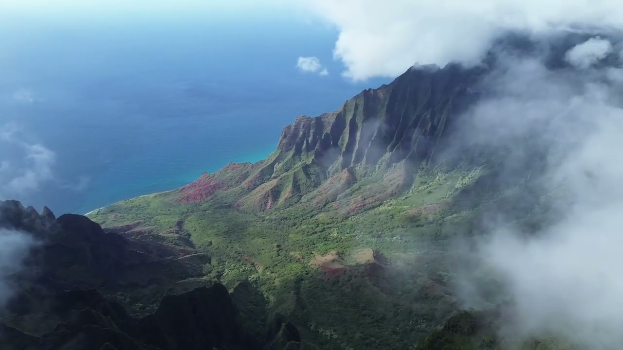 KALALAU LOOKOUT, KAUAI, HAWAII. BEAUTIFUL PLACE.