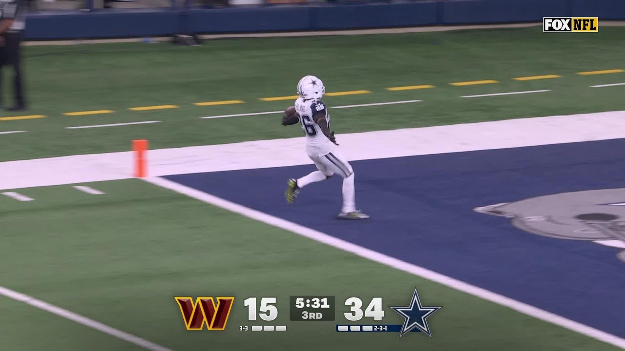 Bland Pick-SIX! CB jumps Mariota's pass for MASSIVE turnover