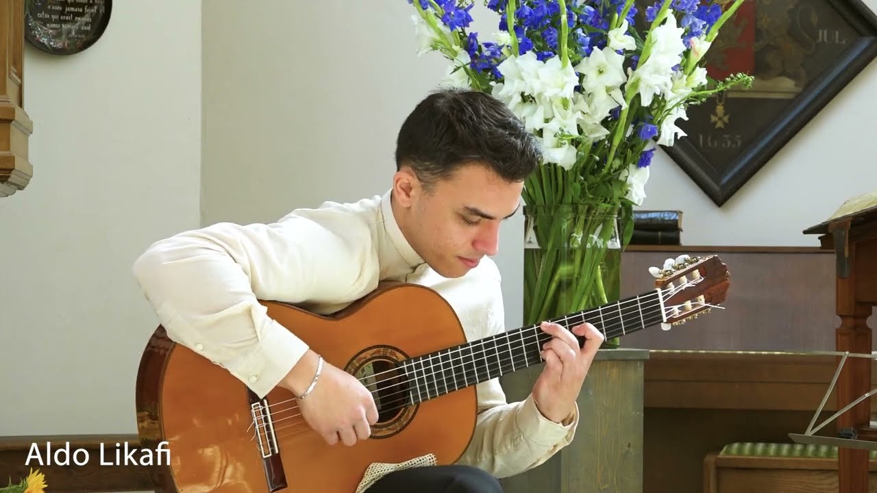 Aldo Likafi performs El Cielo 
