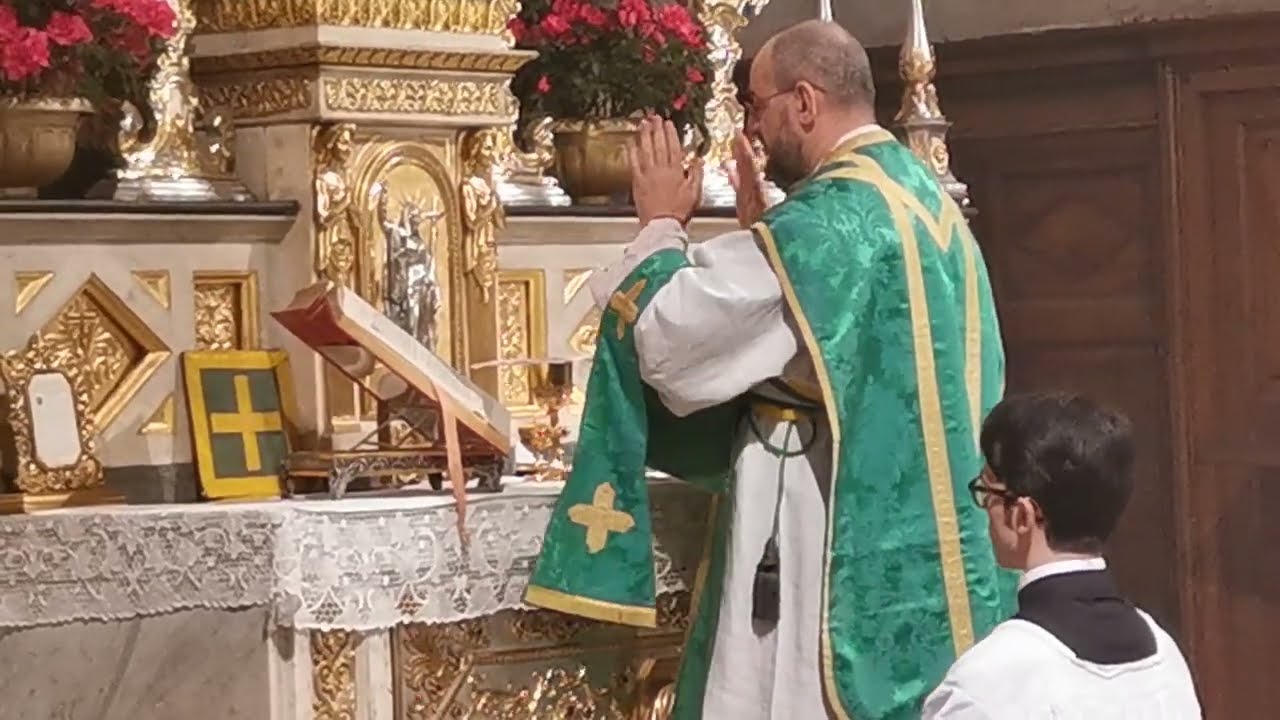 Sanctus, sanctus, sanctus Dominus Deus Sabaoth...