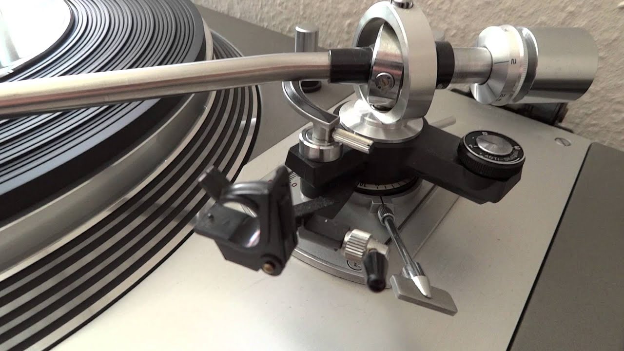 Technics SL-1100 vs. Sanyo TP 1000