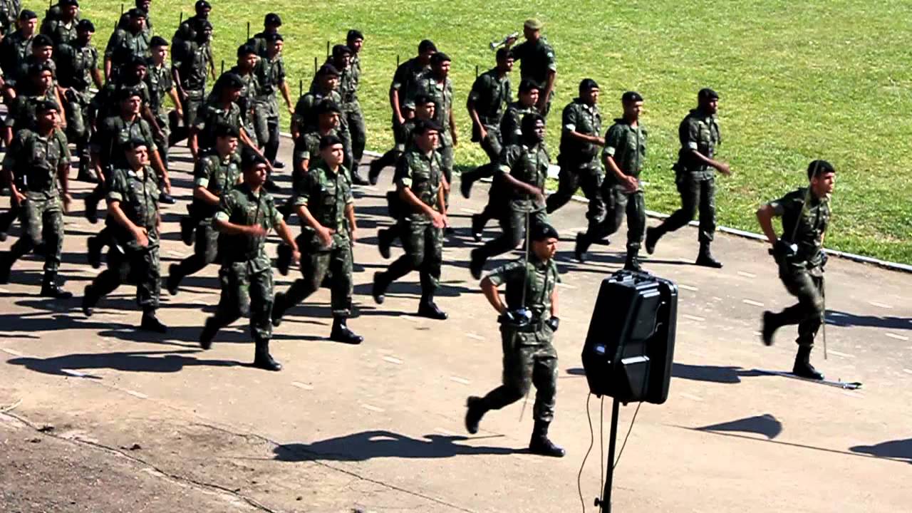 Desfile de 2500 homens