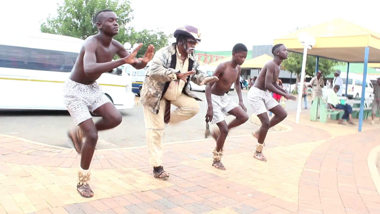 Makgarametsa - Bahurutshe (Ofiicial Music Video)