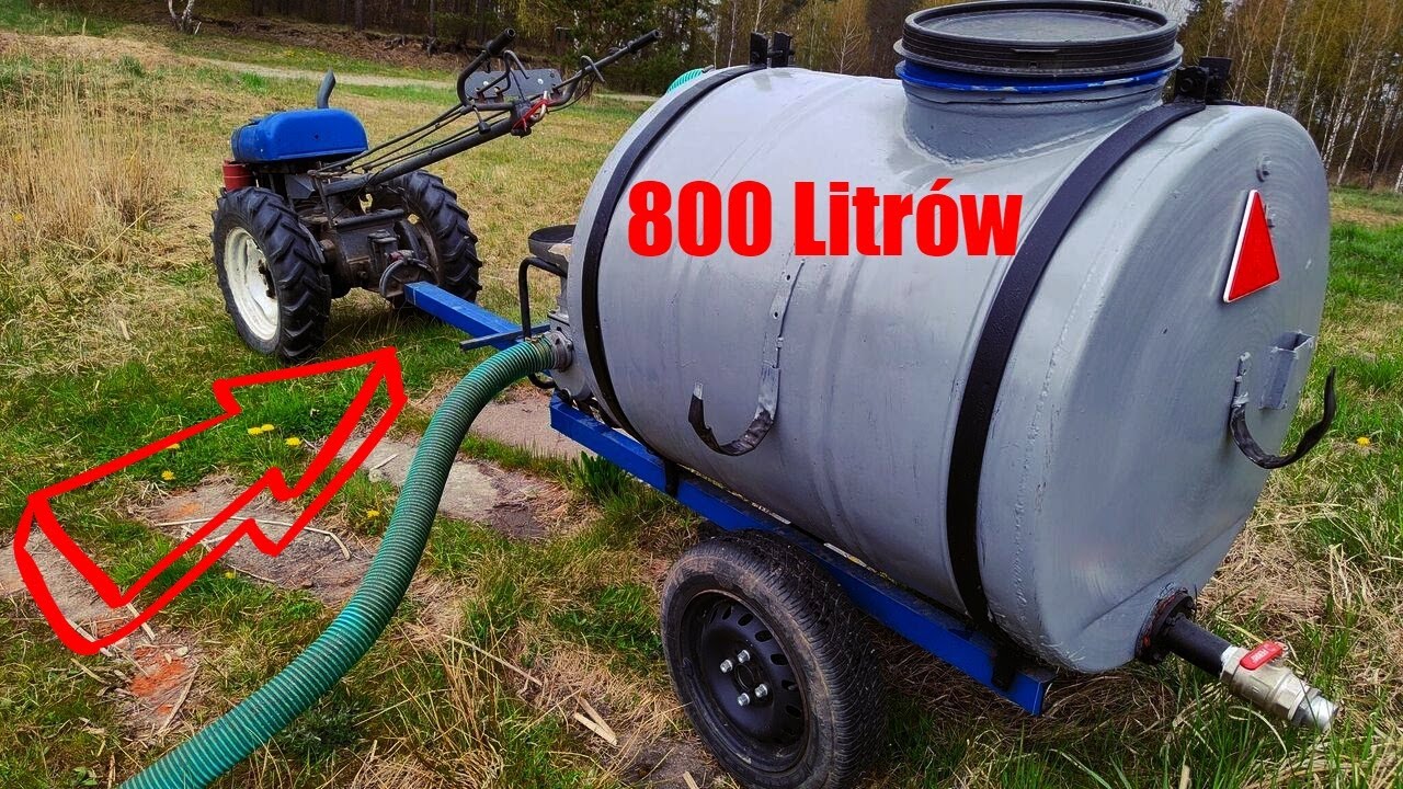 Beczka 800 L z motopompą i mały Ursus c 308