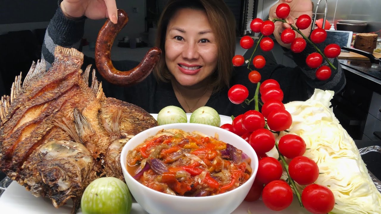 นำ้พริกหนุ่ม ปลาทอด ใส่อั่วขาวเหนียวร้อนๆจ้า Chili paste ,Thai northern sausage, sticky rice 🔥👄🌶