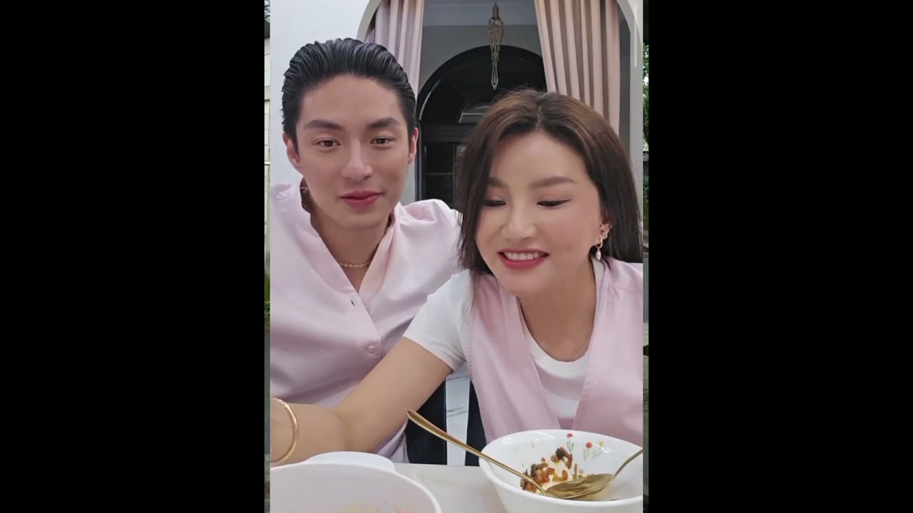 BUNSAR MAKAN DI TEMANI SAMA OPPA GIO