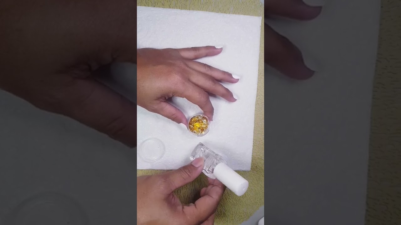GOLD FLAKES YOUR NAIL WILL LOOK ELEGANT #shorts